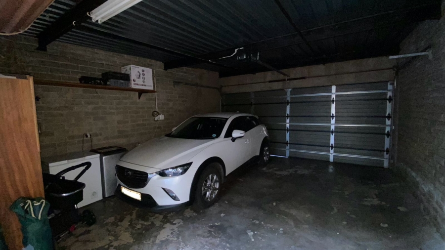 4 Bedroom Property for Sale in Pentagon Park Free State